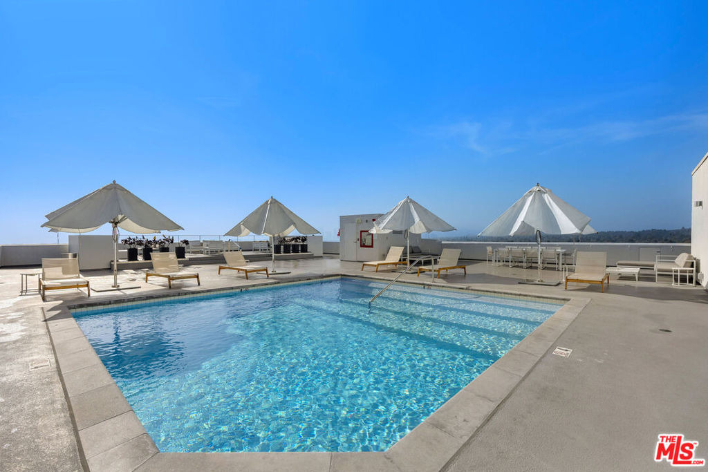 838 N Doheny Drive - Photo 13