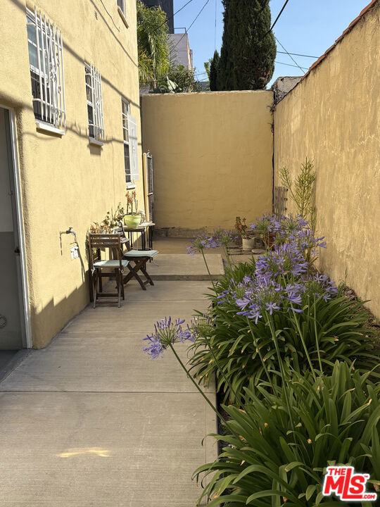 639 S Cochran Avenue - Photo 12