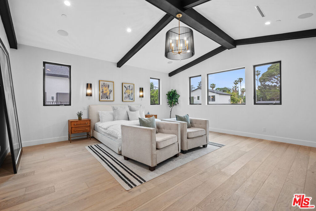 4475 Mammoth Avenue - Photo 11