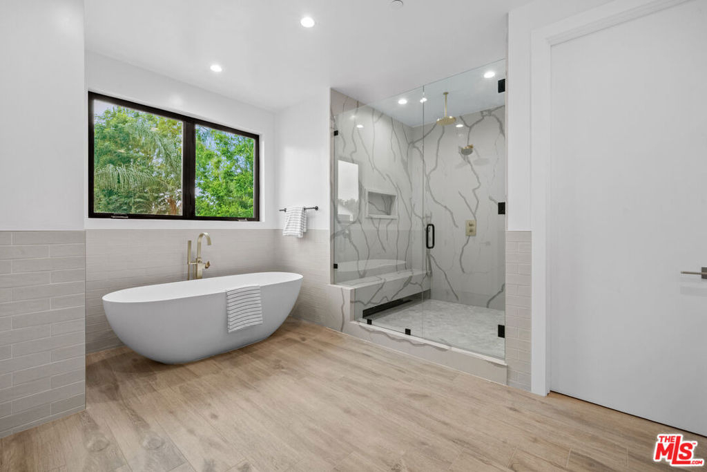 4475 Mammoth Avenue - Photo 14