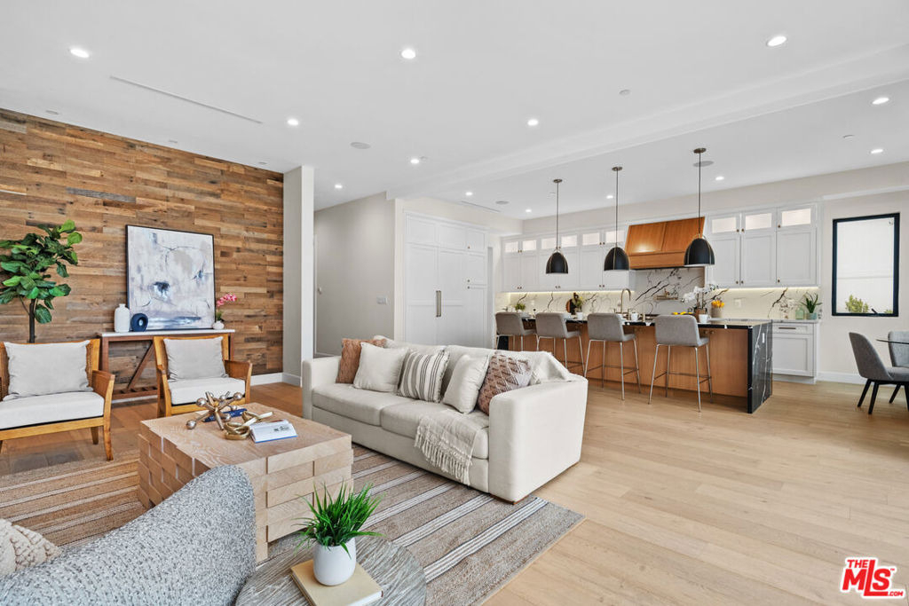 4475 Mammoth Avenue - Photo 3
