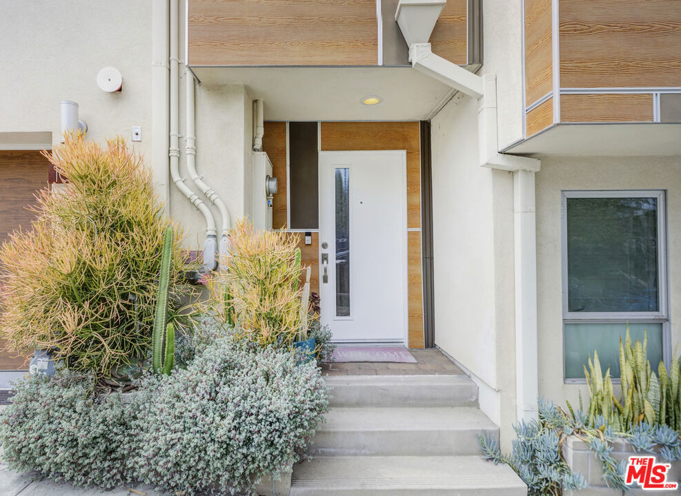 1045 Manzanita Street - Photo 0