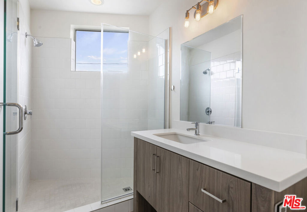 1045 Manzanita Street - Photo 30