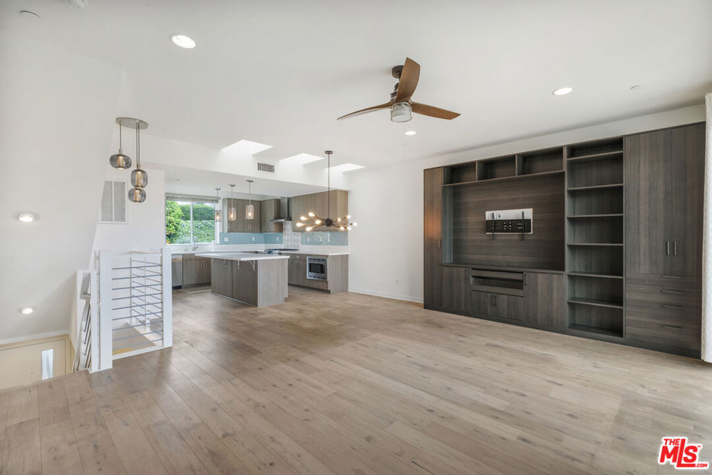 1045 Manzanita Street - Photo 4