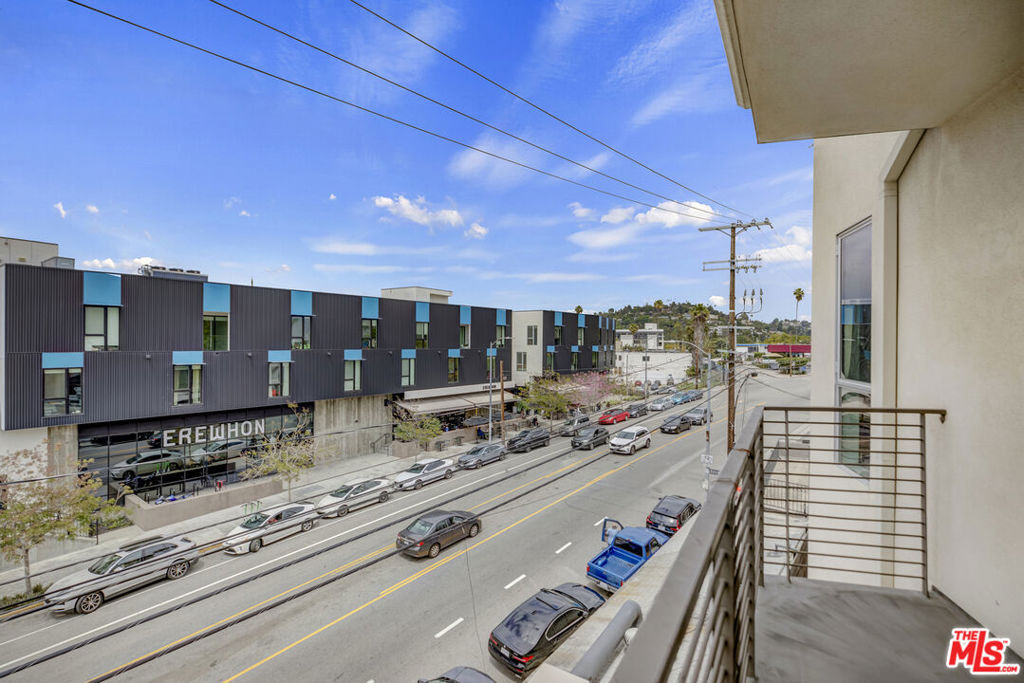 1045 Manzanita Street - Photo 13