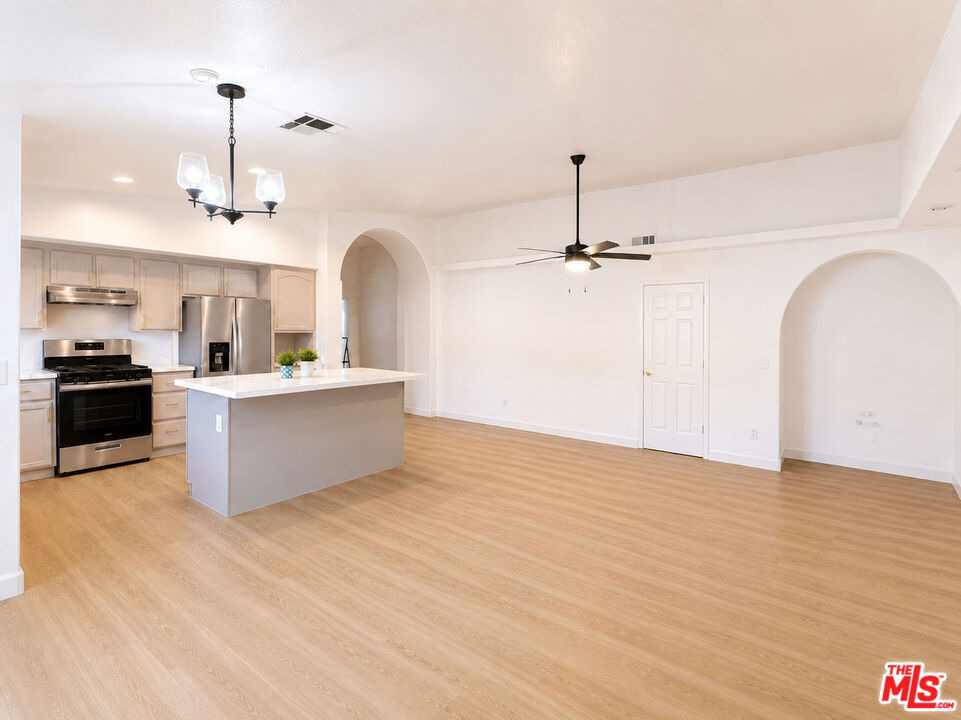 145 W M Street - Photo 4