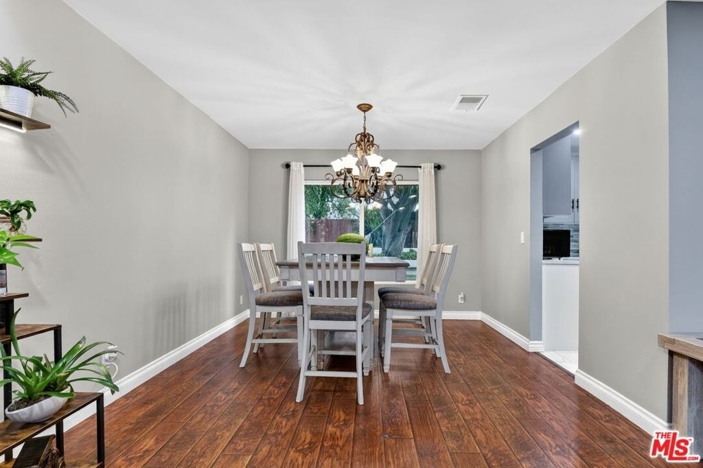 2148 Elmdale Avenue - Photo 5