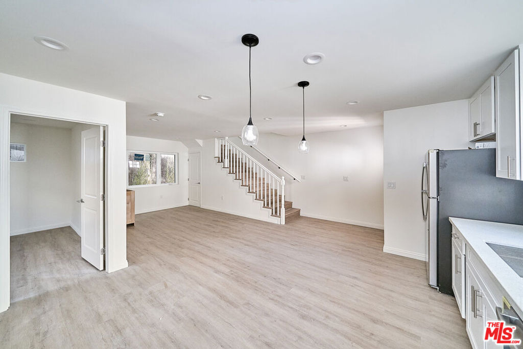 830 S Norton Avenue - Photo 3