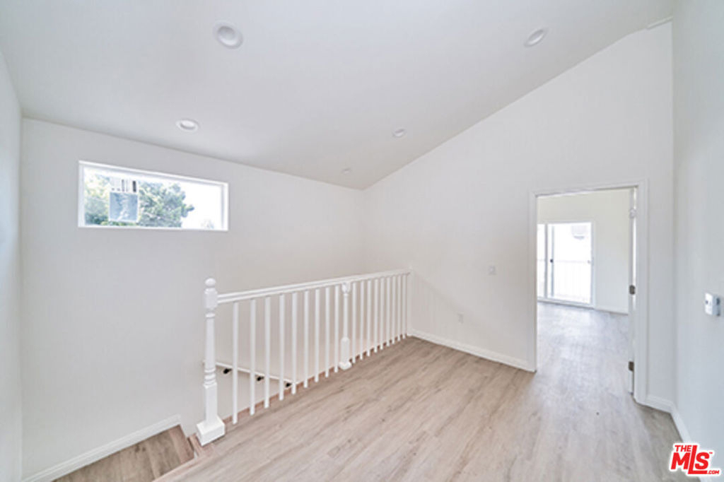 830 S Norton Avenue - Photo 11