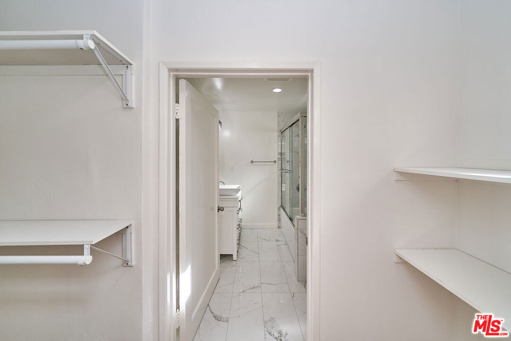 830 S Norton Avenue - Photo 2