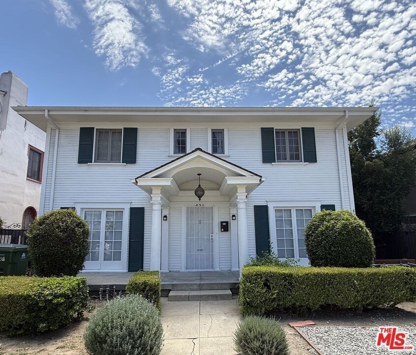 830 S Norton Avenue - Photo 0