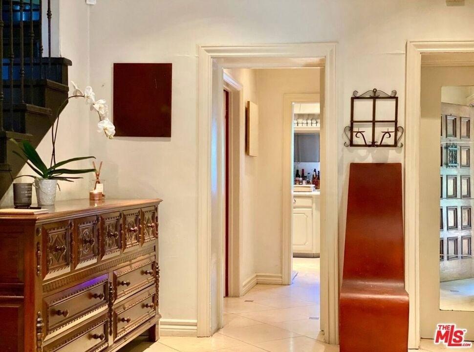 634 N Highland Avenue - Photo 15