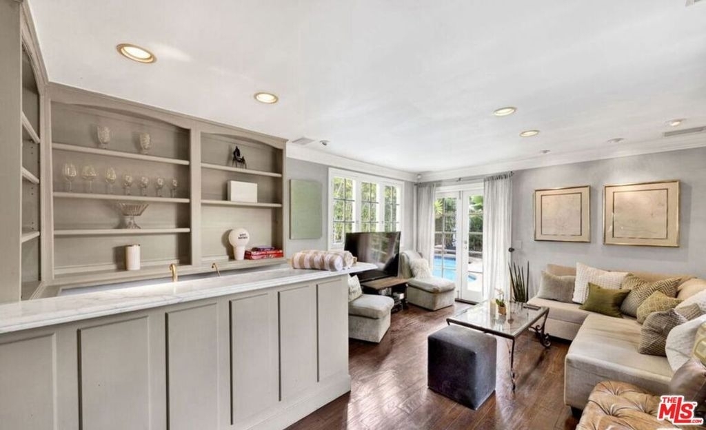 634 N Highland Avenue - Photo 4