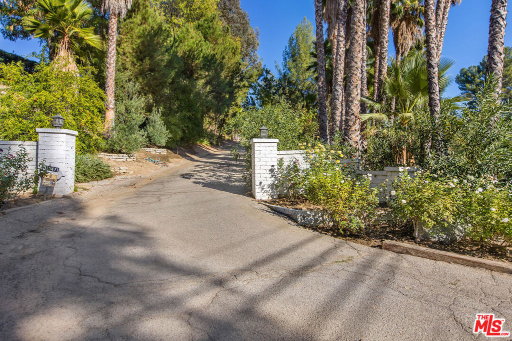 19471 Rosita Street - Photo 32