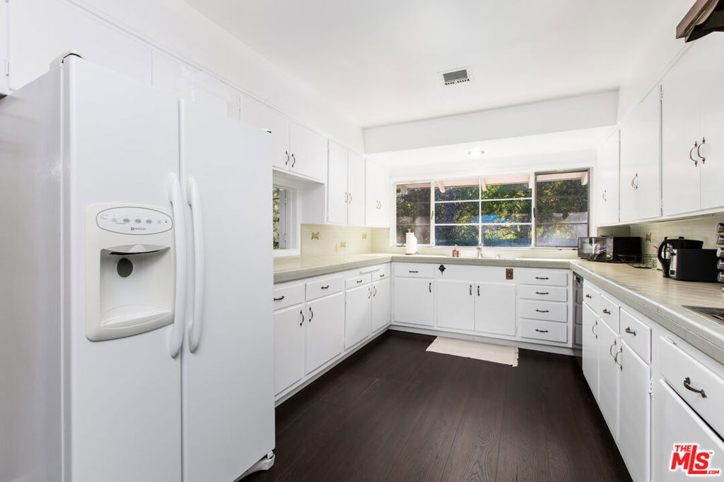 19471 Rosita Street - Photo 7