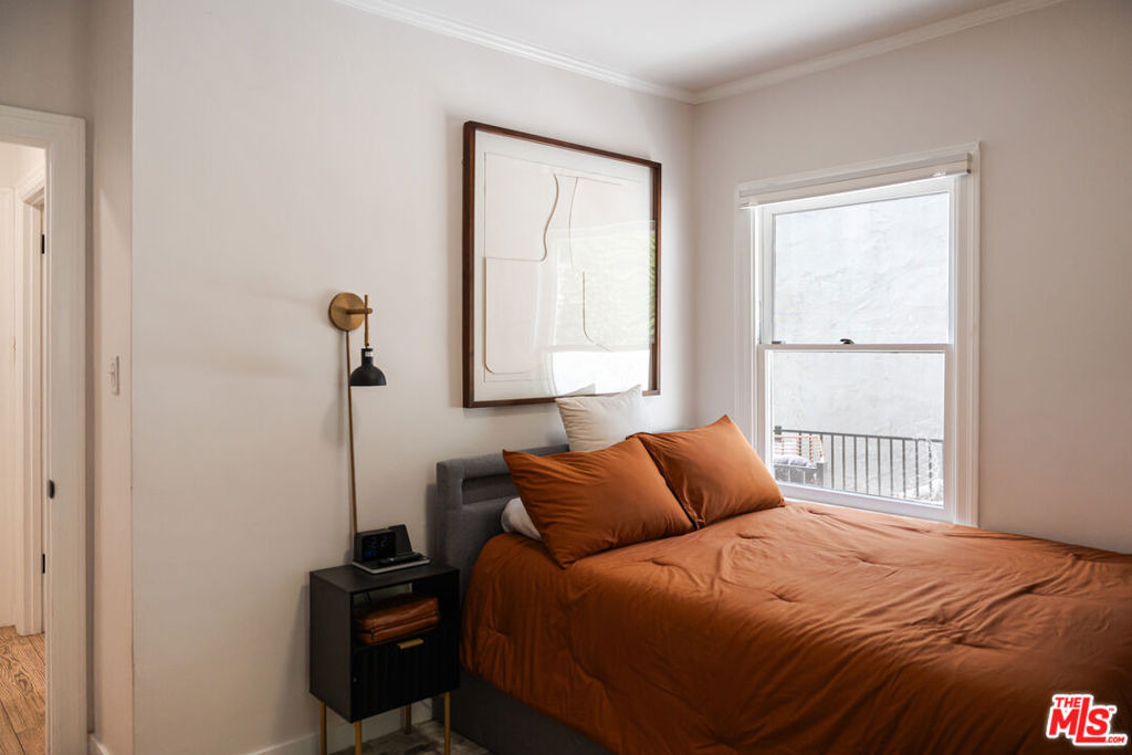 2209 N Gower Street - Photo 22