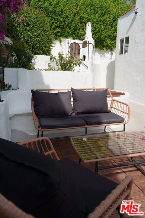 2209 N Gower Street - Photo 3