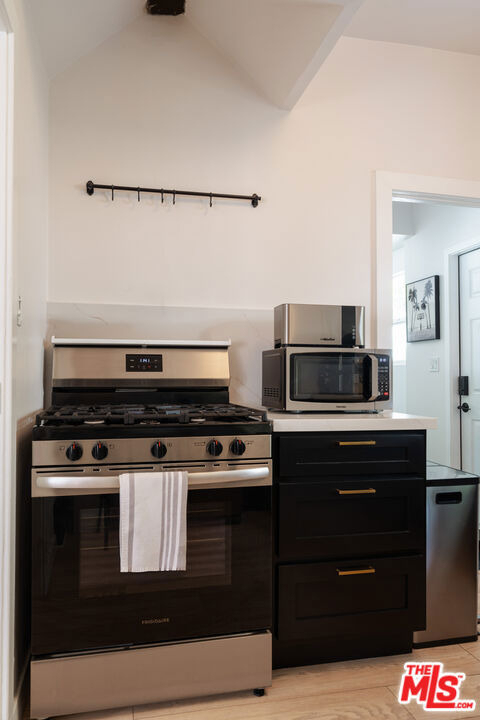 2209 N Gower Street - Photo 16