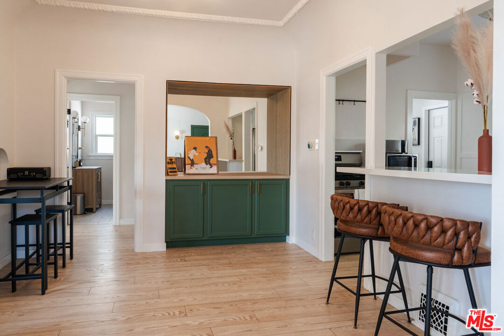 2209 N Gower Street - Photo 11