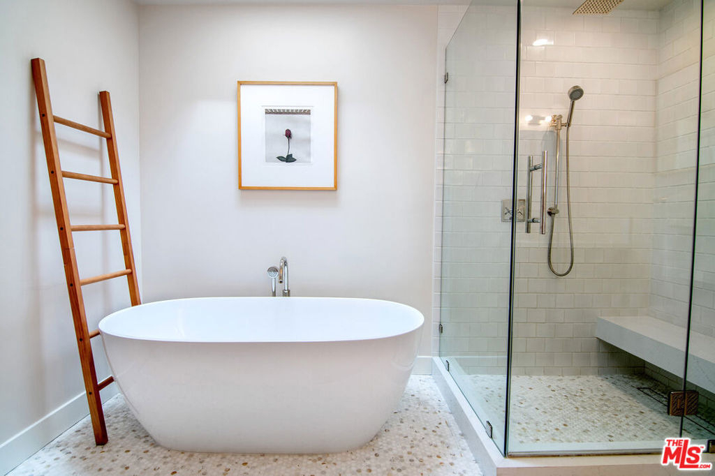 8021 Blackburn Avenue - Photo 26