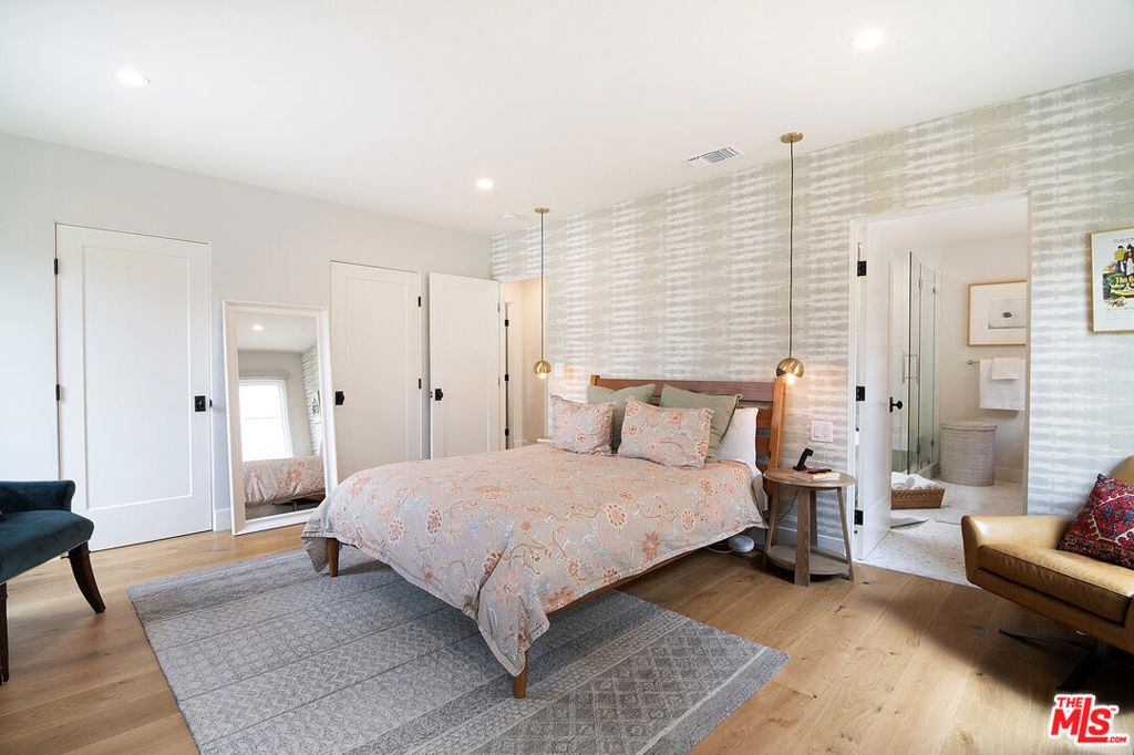8021 Blackburn Avenue - Photo 23