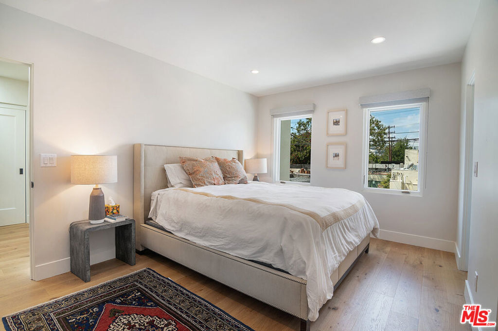 8021 Blackburn Avenue - Photo 28