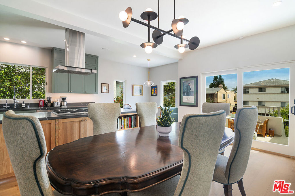8021 Blackburn Avenue - Photo 13