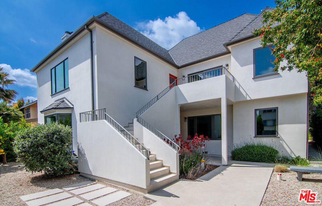 8021 Blackburn Avenue - Photo 1