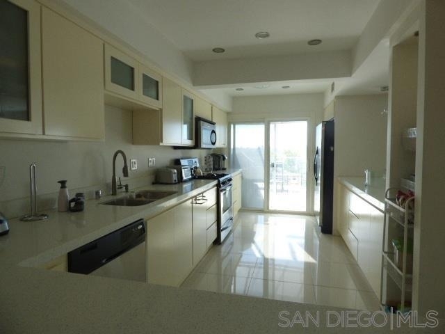 6743 Fashion Hills Blvd - Photo 2