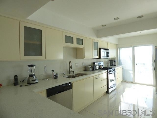 6743 Fashion Hills Blvd - Photo 0