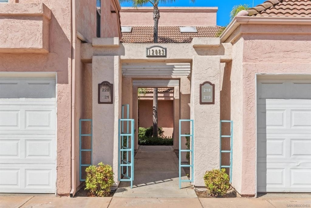 12083 Calle De Montana - Photo 2