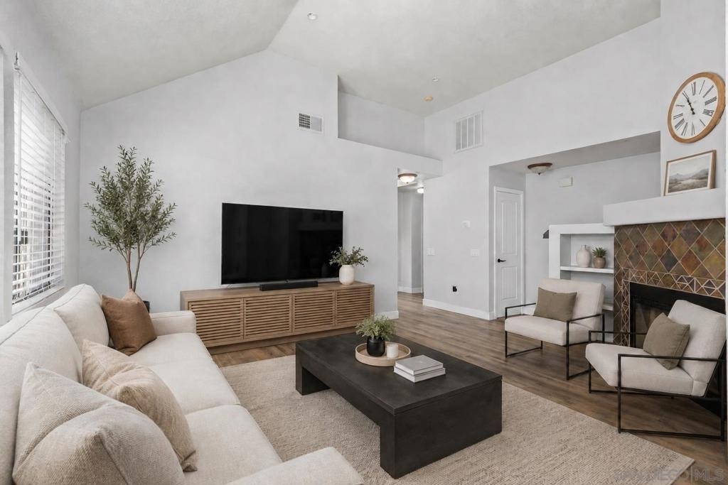 12083 Calle De Montana - Photo 4