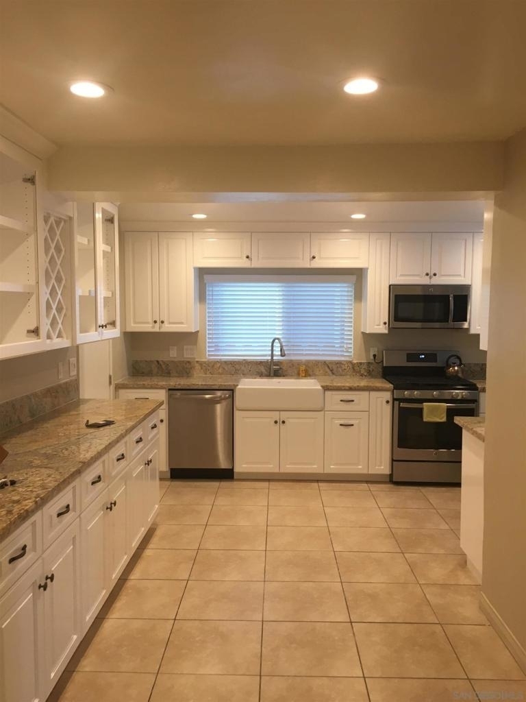 2568 Violet St - Photo 0