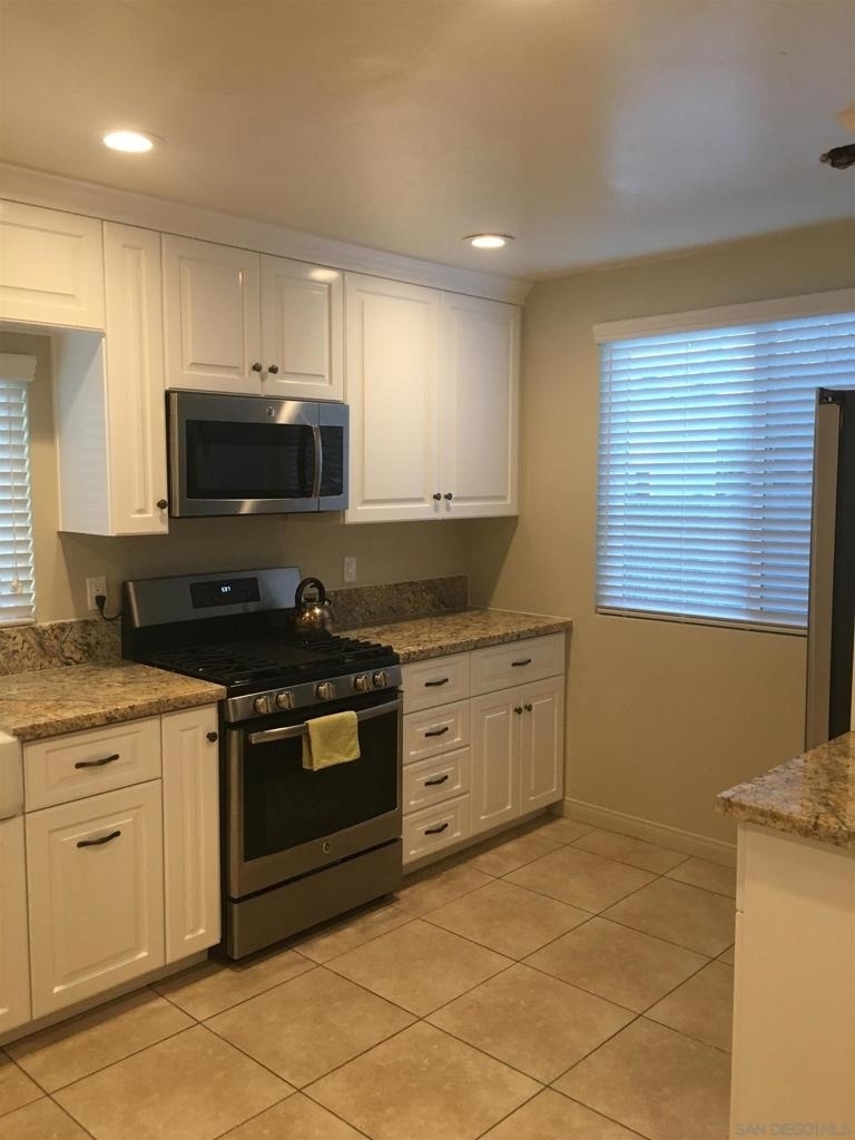 2568 Violet St - Photo 6