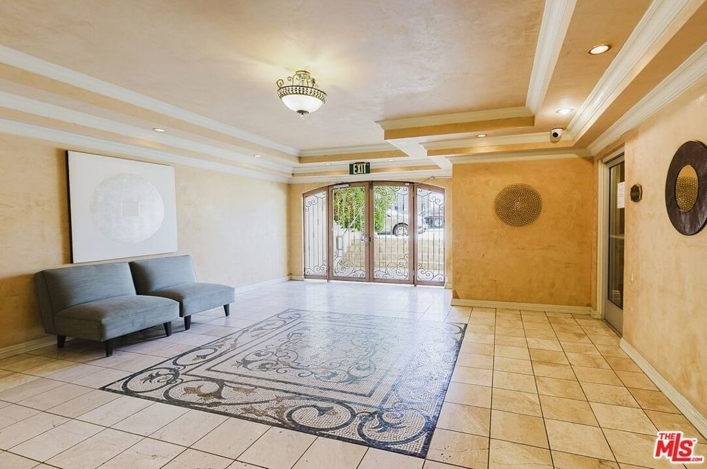 1154 S Barrington Avenue - Photo 20