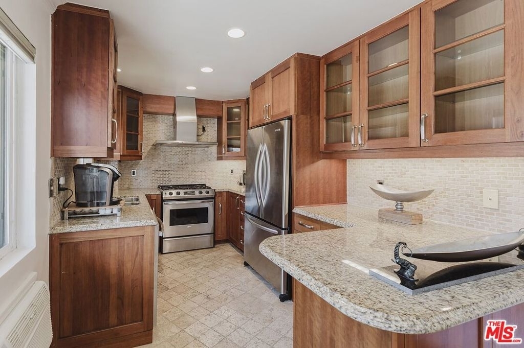 1154 S Barrington Avenue - Photo 8
