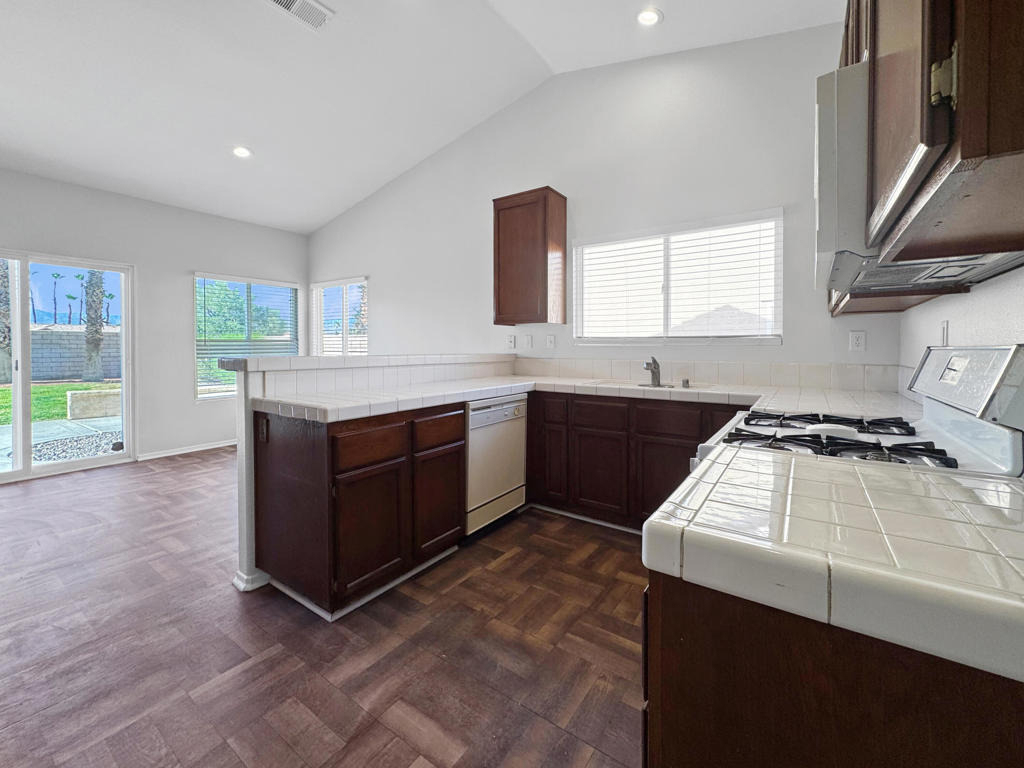 78720 W Harland Drive - Photo 4