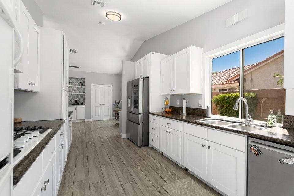 39369 Regency Way - Photo 26