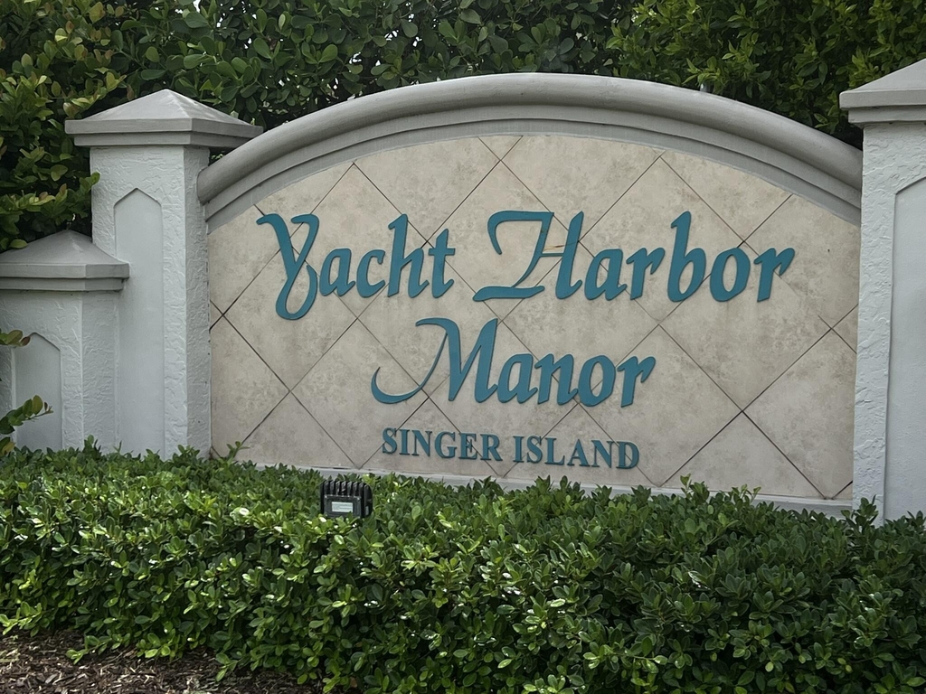 1260 Manor Drive - Photo 42