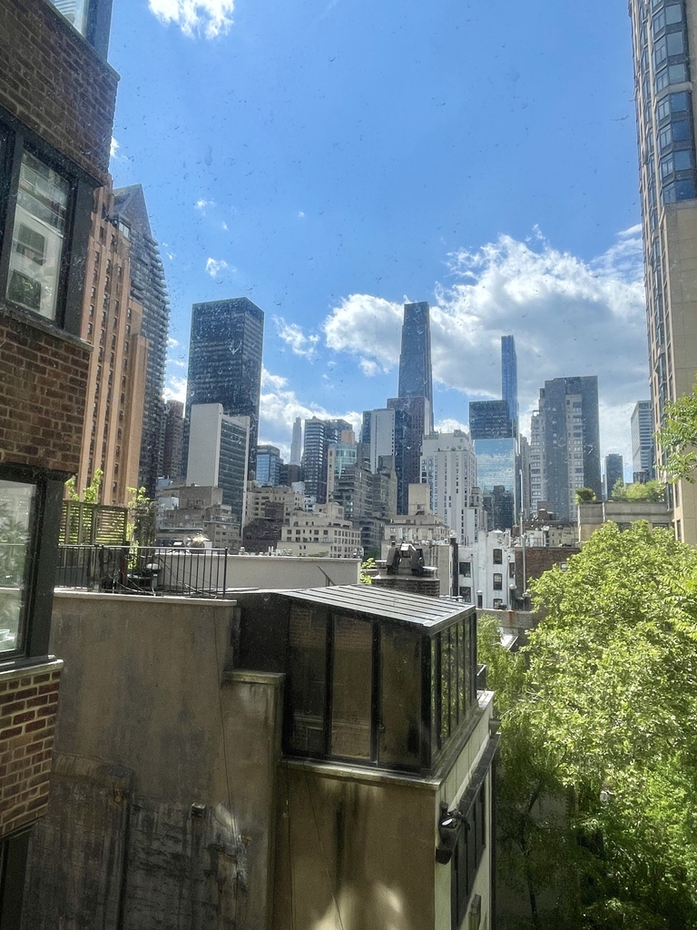 Beekman Place - Photo 1
