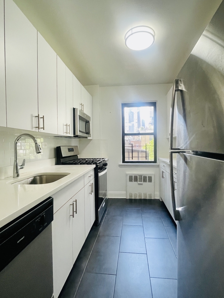 Beekman Place - Photo 4