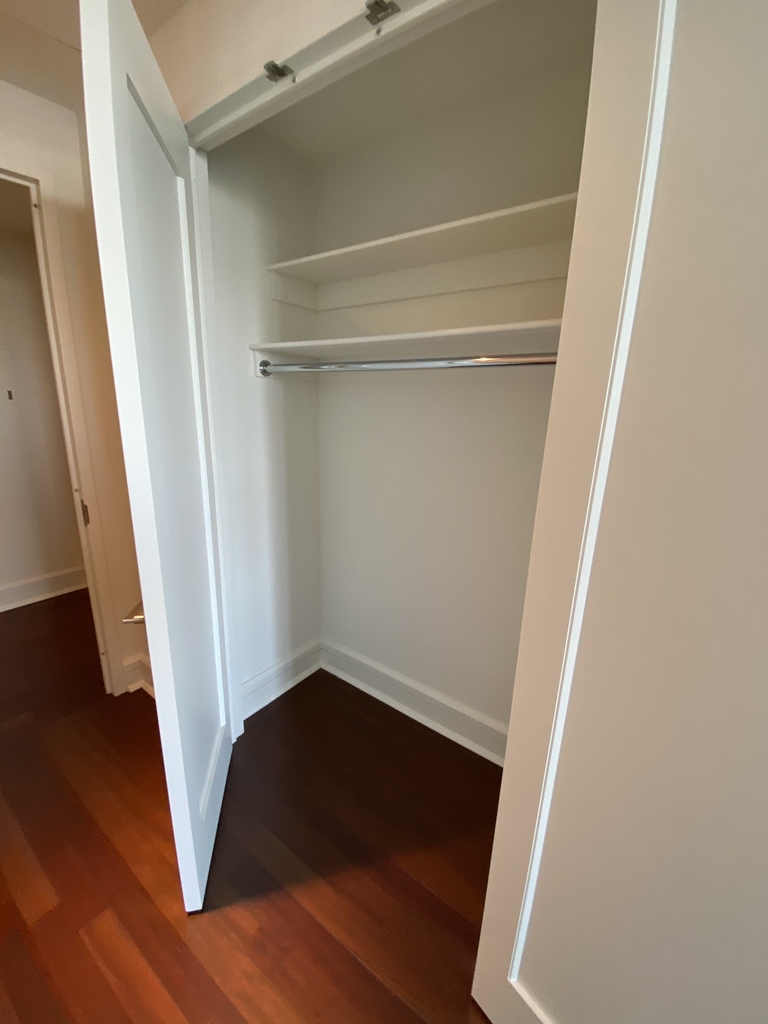 60 Riverside Boulevard - Photo 7