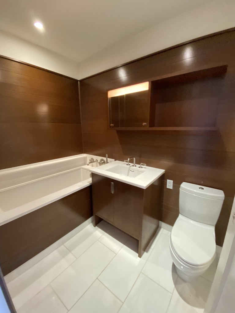60 Riverside Boulevard - Photo 16