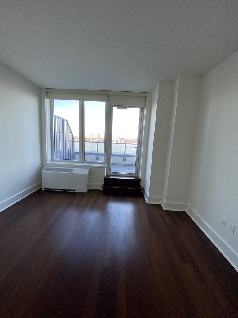 60 Riverside Boulevard - Photo 18