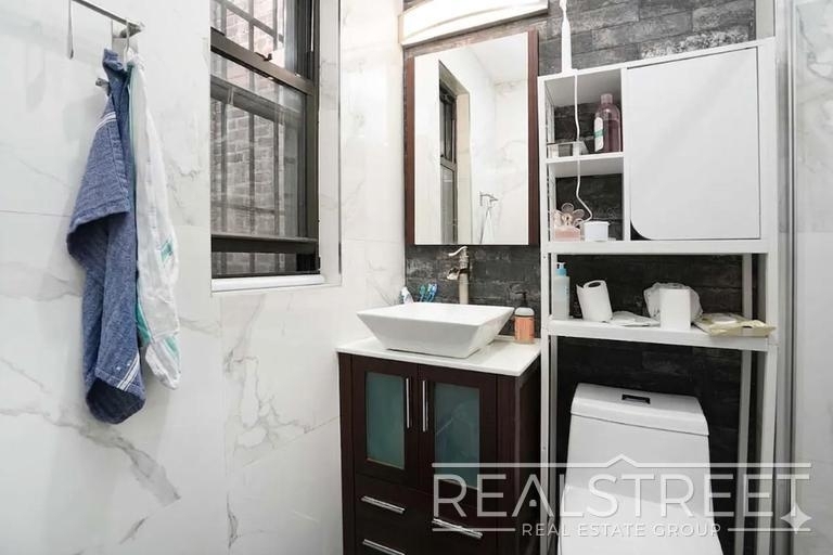 141 Greene Avenue - Photo 7