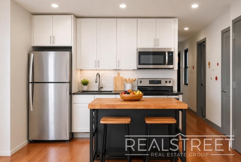 141 Greene Avenue - Photo 2