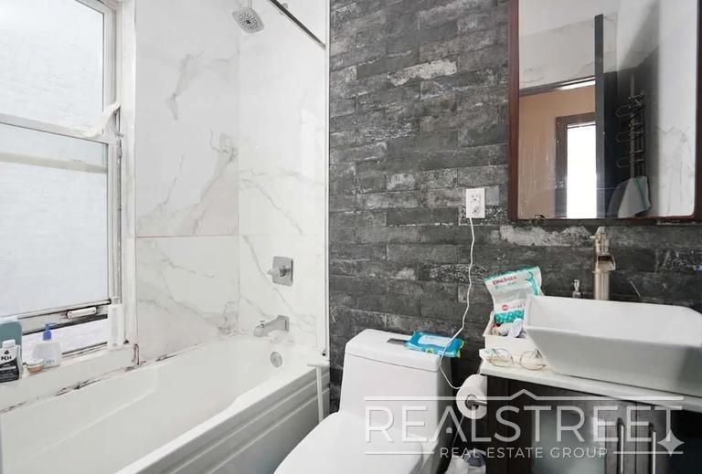 141 Greene Avenue - Photo 6