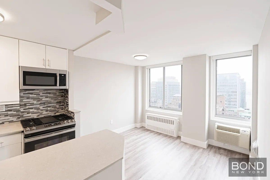 Second Avenue - Photo 3