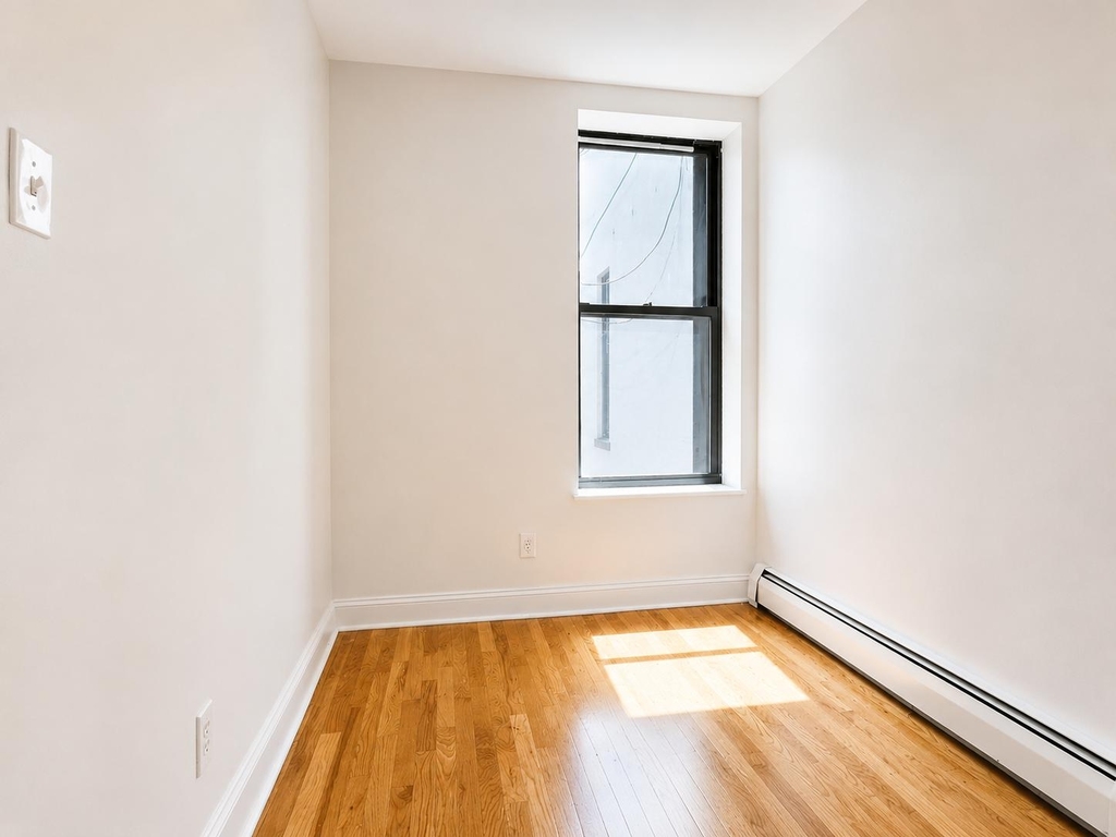 386 Manhattan Avenue - Photo 6