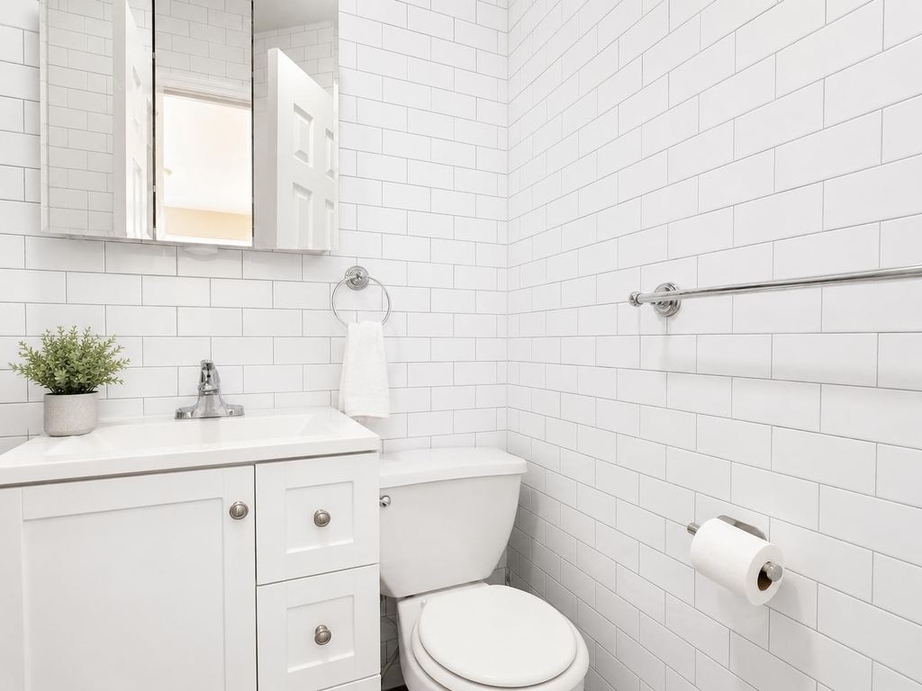 386 Manhattan Avenue - Photo 8
